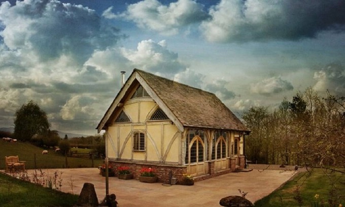 Tenbury Wells Cottage | Ebony Cottage est une évasion du monde extérieur.