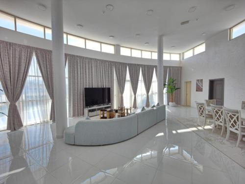 Dibba Maison | Ebreez lounge