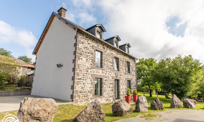 Charbonnieres-les-Varennes Maison | Eclats de Lave - CHARBONNIERES LES VARENNES
