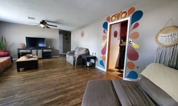 Carlsbad Maison | Eclectic 3BR Home walking distance to the river