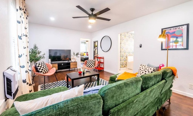 Uptown Appartement | Eclectic Chic 2 Bed-Quiet-Fast WIFI