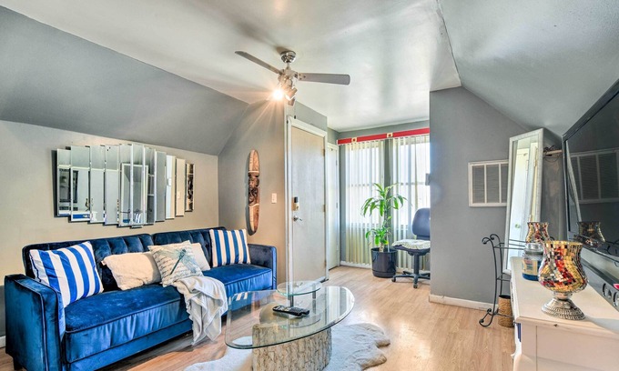 Roseland Appartement | Eclectic Chicago Apartment w/ Spacious Deck!