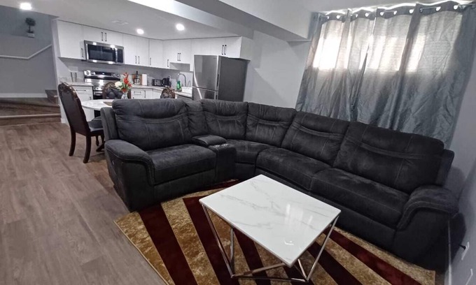 Saskatoon Maison | Eclectic Palace : Cozy 2 Bedroom basement Suite