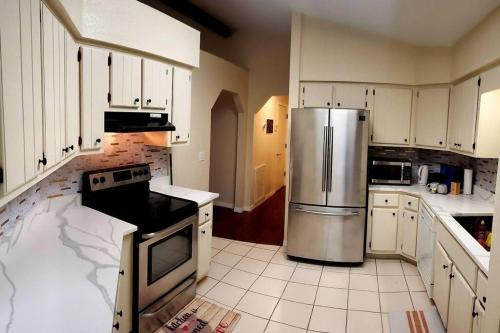 Candler Maison | Eclectic Ranch Style Home - Sleeps 12