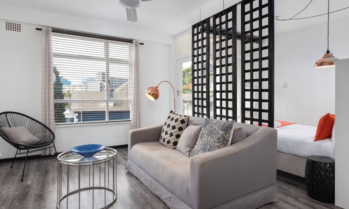Green Point Appartement | Eclectic Studio | Walk to Green Point's Best Cafes