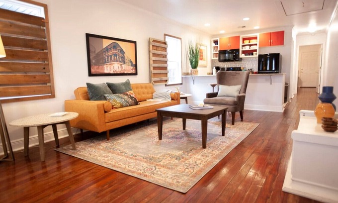 West Riverside Appartement | Eclectic Uptown Apt | Blocks to Magazine Street