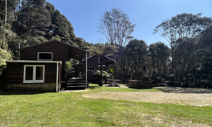 Colville Cabine | Eco Friendly Bush Cabin Retreat on a Tranquil Farm