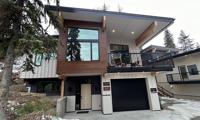 Rossland Maison | Eco-Luxury Mountain House at Red Mountain
