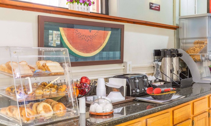 Chinchilla Hôtel | Econo Lodge Clarks Summit