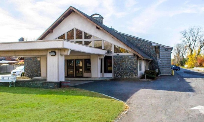 Colonie Hôtel | Econo Lodge Inn & Suites Colonie Center Mall