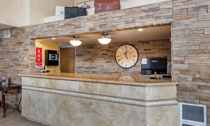 Briargate Hôtel | Econo Lodge North Academy