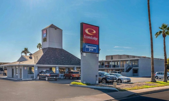 Westown Commercial Center Cabine | Econo Lodge Phoenix North I-17