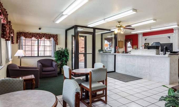 Brinkley Hôtel | Econo Lodge & Suites