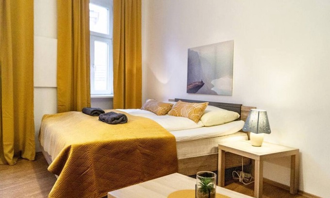 Rudolfsheim-Funfhaus Appartement | Economy Apt. Well Connected to the Whole City