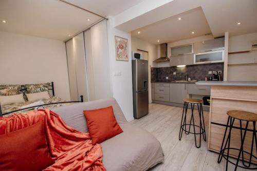 Pontarlier Appartement | Ecrin Pontissalien - Studio with Parking