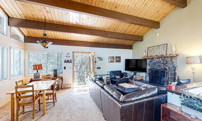 Crestline Maison | Edelwiess Wonder