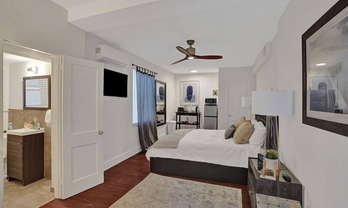Barrier Island Appartement | Eden Collection Studio Steps to Beach!