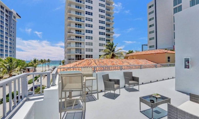 Barrier Island Appartement | EDEN: Penthouse 2/2 with ocean view!