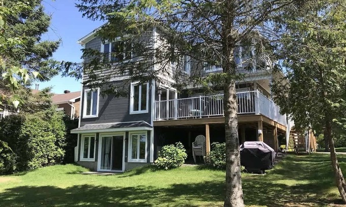 Stanstead Township Chalet De Ski | Bord du Lac Lovering - Spa - Crépuscule