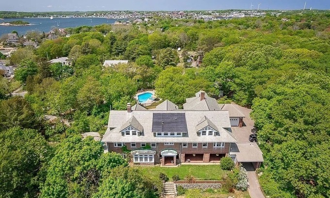 Gloucester Maison | Edgemoor Estate 13 Beds 6.5 Bath (Sleeps 26) - Heated Pool Jacuzzi Beach
