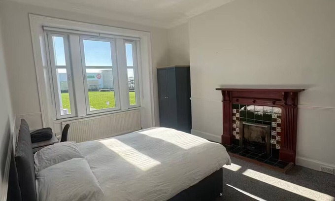 Slateford Appartement | Edinburgh Duplex Sleeps 11.