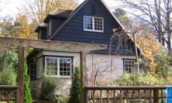 Sherbrooke Cottage | Edna Walling Cottage