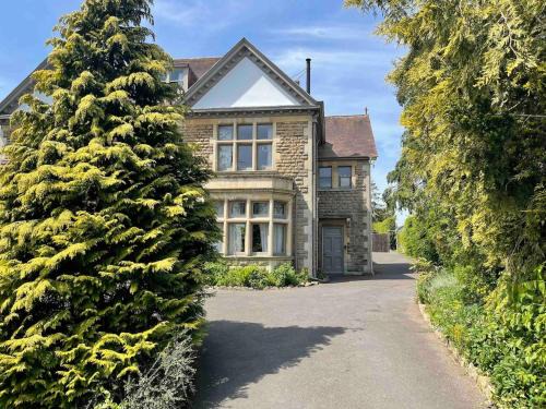 Frome Maison | Edwardian Town House - Garden & Cinema