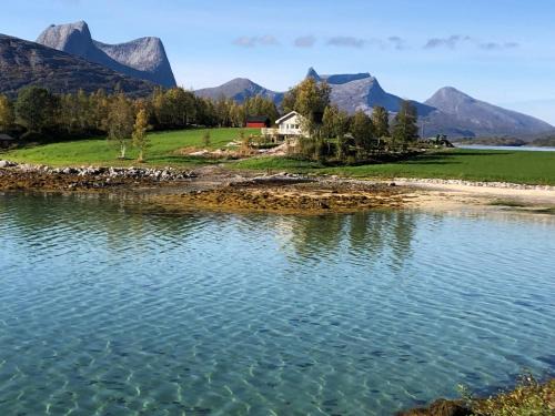 Ballangen Maison | Efjord and Stetind Resort - Cabin Kobbernestinden