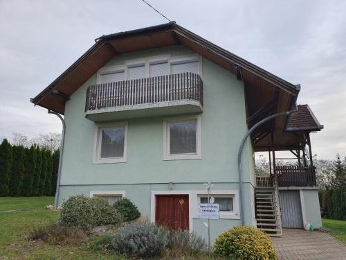Egervar Appartement | Egervári Béres Vendégház-Tetőtéri apartman