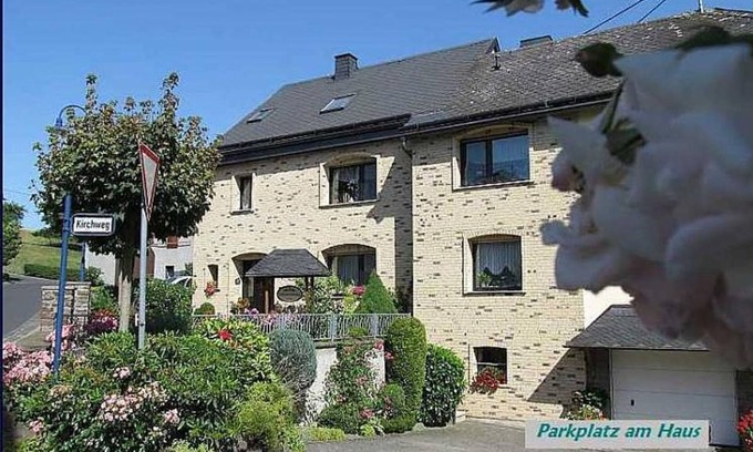 Bereborn Appartement | Eifelferien Appartement *** étoiles DTV, avec jardin d'hiver, pour 2 personnes.