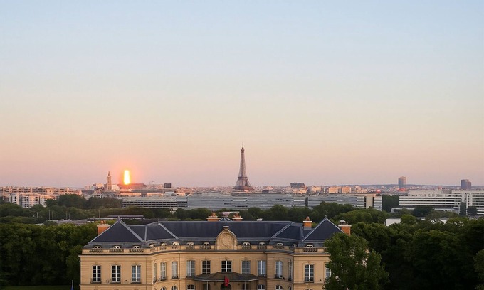 Epinay-sur-Seine Copropriété | Eiffel Tower View - Entire Apartment