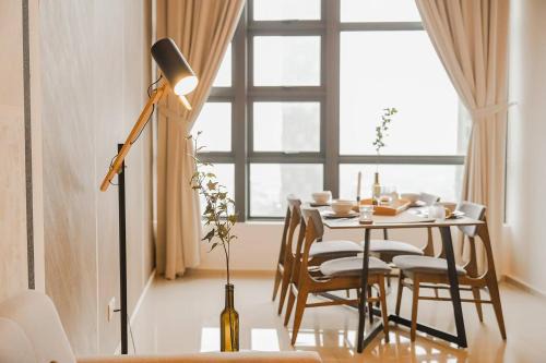 Taman Mutiara Appartement | Ekocheras Cozy Suite above Mall & MRT with CityView