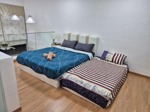 Taman Mutiara Appartement | EkoCheras with Balcony Sunshine Cosy Condo Next to MRT Stay 3 or 4 Pax