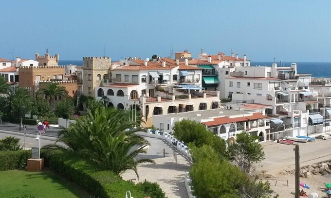 El Roc de Sant Gaieta Appartement | El balcó del Roc. Apartment in 1st line of the sea, two terraces, ideal for families