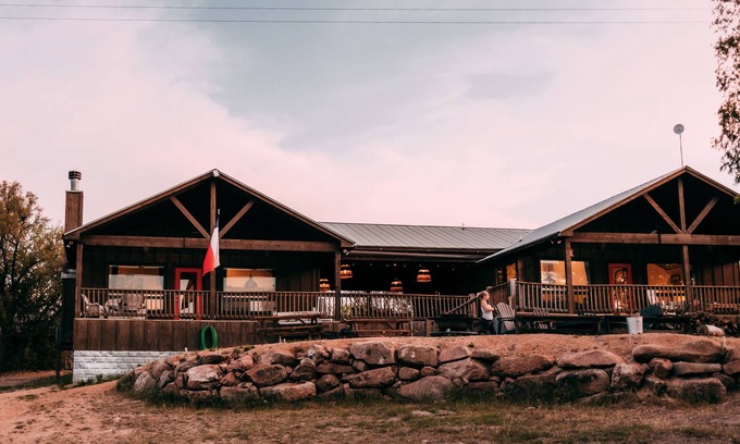 Llano County Maison | El Castell + El Castellito - on the Llano River (Sleeps 26+)