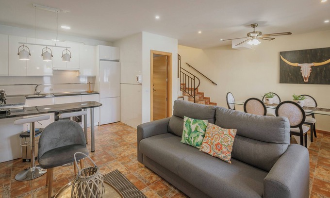 Villanueva de Avila Maison | El Encanto del Alberche 'Casa 5' avec vue sur les montagnes, piscine partagée et Wi-Fi