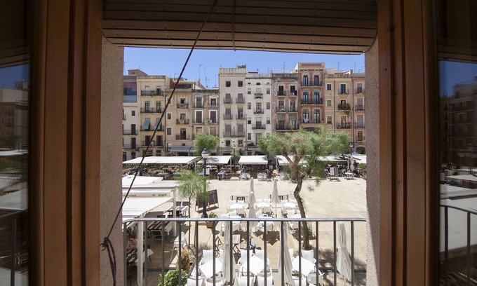 Old Town Appartement | El Faro Apartments in Plaça de la Font Tarragona, Old Town, Sunny