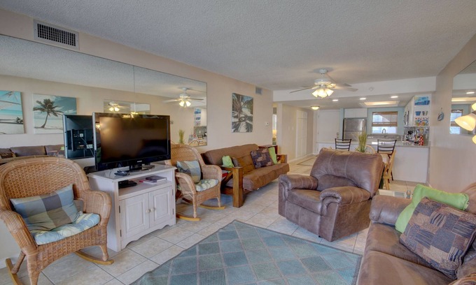 Harold Copropriété | 2BR / 2BA - Belle vue sur le golfe et la piscine