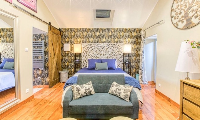 Septfonds Appartement | Nid du Merle avec Sauna et jacuzzi privatifs