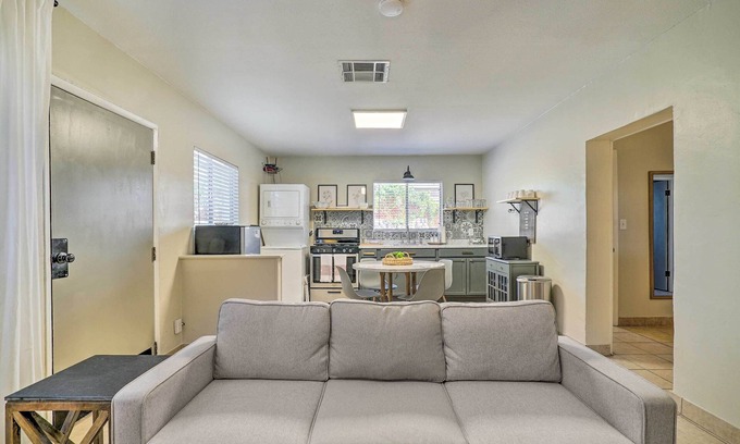 El Paso Appartement | El Paso Cottage - Walk to UMC & Texas Tech!