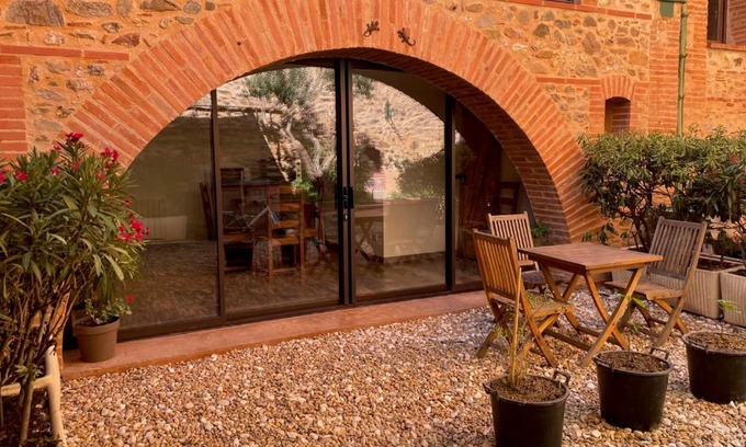 Montauriol Appartement | El pati català