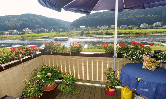 Postelwitz Appartement | Elbe-1-Resort Directly on the Elbe