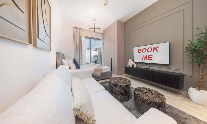 Jumeirah Village Triangle Appartement | Elegant Studio in JVT Sleeps 3 with Balcony