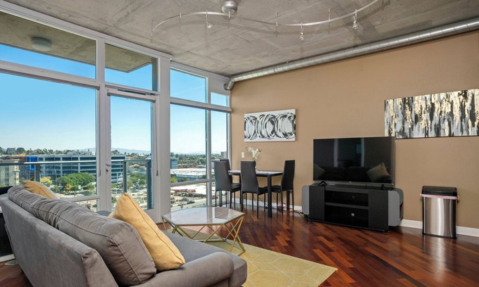 Civic Core Copropriété | Elegant 1 Bedroom in a Prime Location Free Parking & Wifi!
