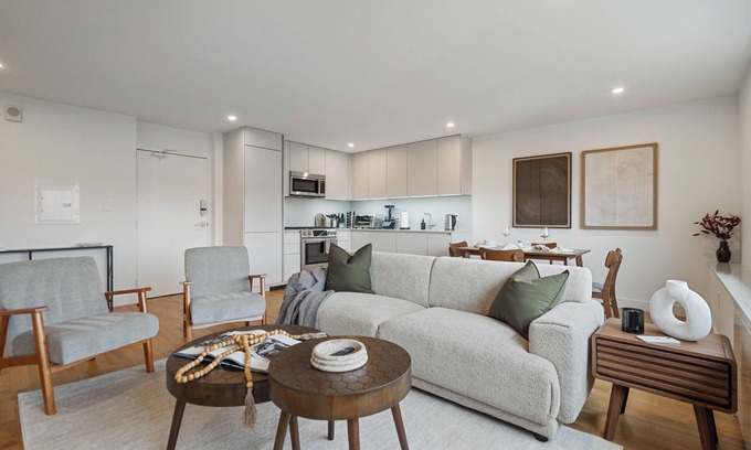 Radnor - Fort Myer Heights Appartement | Elegant 1BR - 5 Min to DC & Georgetown - Gym