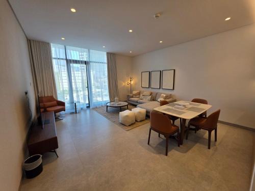 Manama Appartement | Elegant 1BR with Balcony PearlHouse Luxury Living!