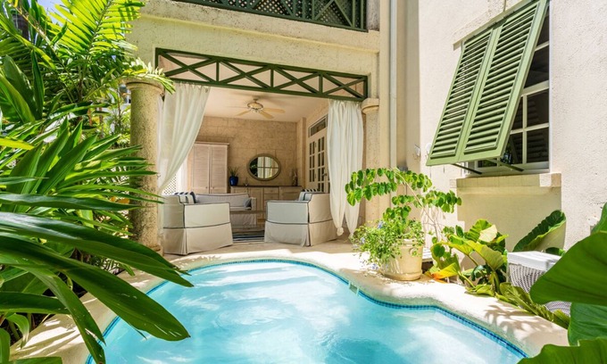 Mullins Appartement | Elegant 2 bedroom apt, private pool, beach access - Moonshadow