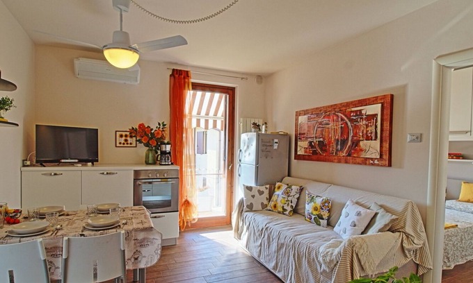 Lazise Appartement | Elegant 2 Bedrooms flat, pools, 1.200m from the lake in Residence