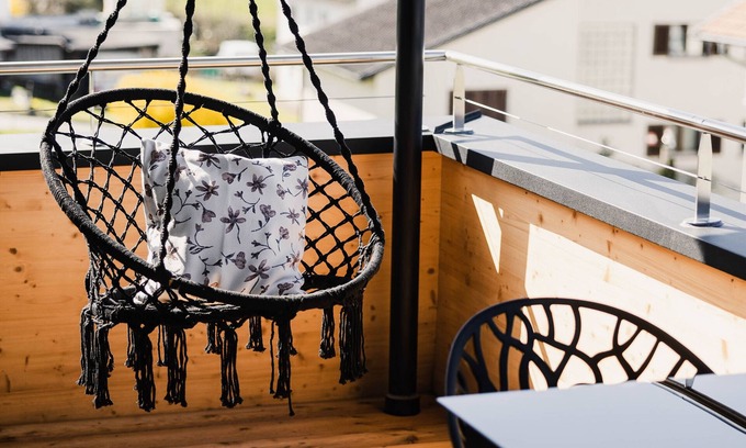 Hoerbranz Appartement | Elegant 2-room vacation apartment (1st floor) with 49sqm & covered balcony, close to the lake