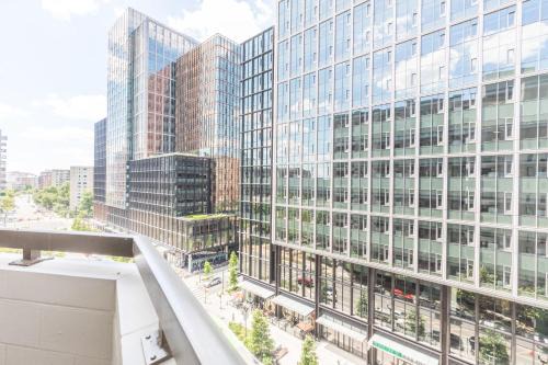 Crystal City Appartement | Elegant 2BR Apartment Minutes From DC